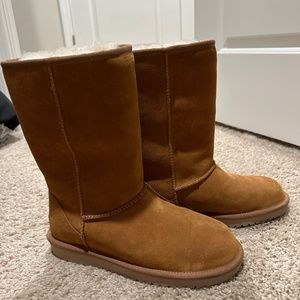 Koolaburra Tall Boots NEVER WORN!